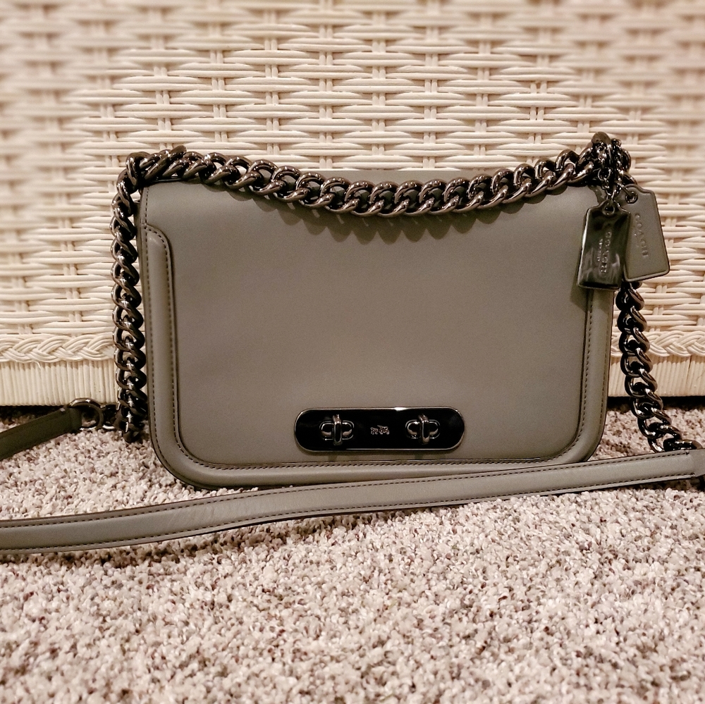 Coach Swaggar 20 Glovetanned Leather Shoulder Bag